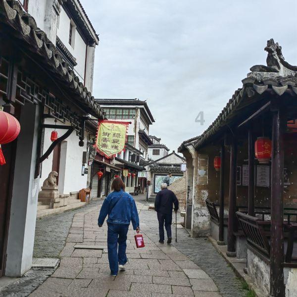 分居两地，老婆怀孕两个半月了，她从不主动找我，我该怎么办？游戏画面